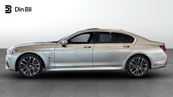 BMW 745Le 2 of 20