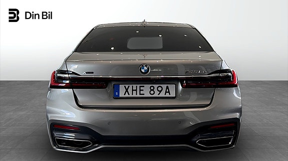 BMW 745Le 5 of 20