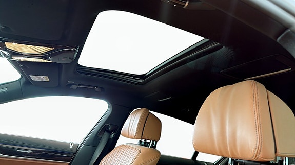 BMW 745Le 9 of 20