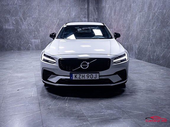 Volvo V90 2 of 5