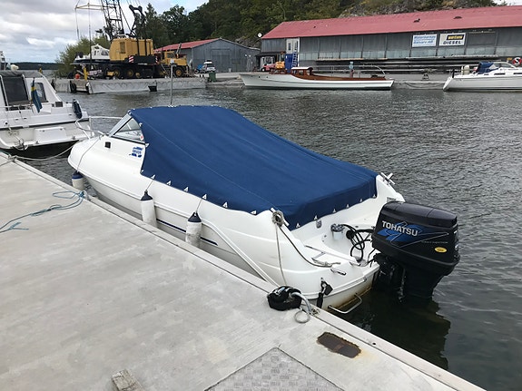 Fin välvårdad båt för dagsturer och fiske 9 of 10