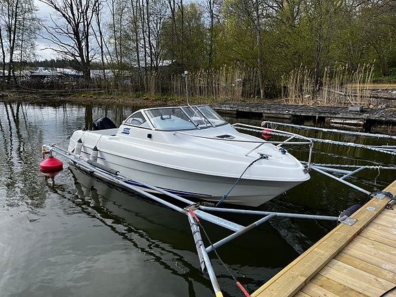 Fin välvårdad båt för dagsturer och fiske 4 of 10