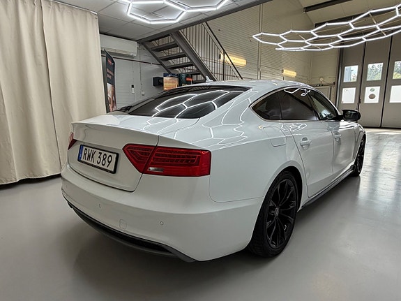 Audi A5 4 of 5