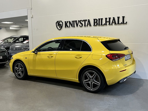 Mercedes-Benz A250 e 2 of 25