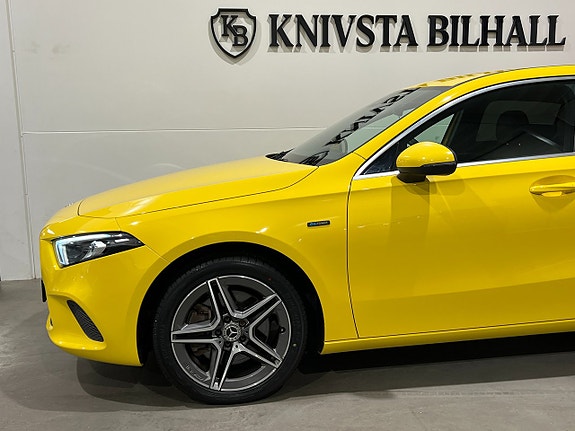 Mercedes-Benz A250 e 24 of 25