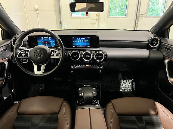 Mercedes-Benz A250 e 14 of 25