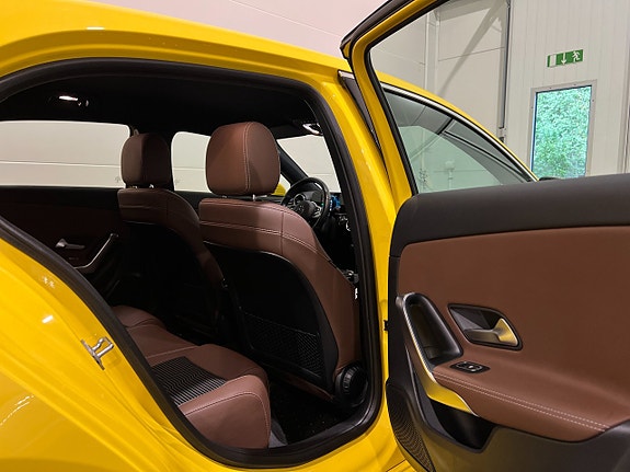 Mercedes-Benz A250 e 9 of 25
