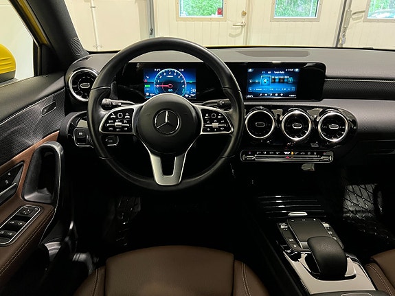 Mercedes-Benz A250 e 15 of 25