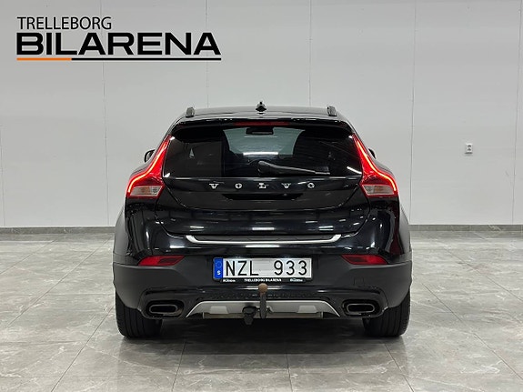 Volvo V40 Cross Country 7 of 23