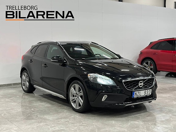 Volvo V40 Cross Country 2 of 23