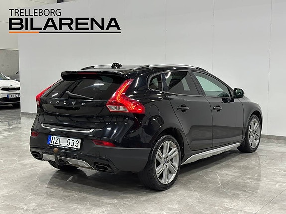Volvo V40 Cross Country 8 of 23