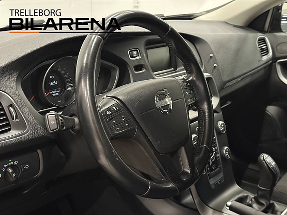Volvo V40 Cross Country 9 of 23
