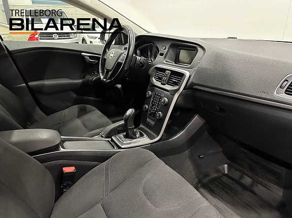 Volvo V40 Cross Country 13 of 23