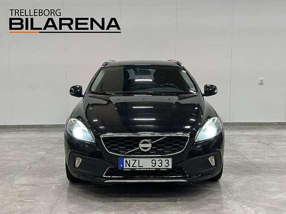 Volvo V40 Cross Country 3 of 23