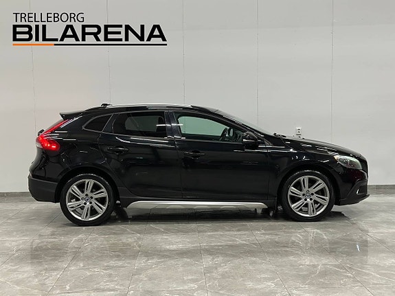 Volvo V40 Cross Country 5 of 23