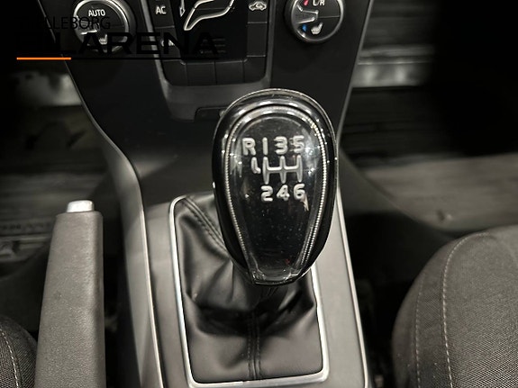 Volvo V40 Cross Country 18 of 23