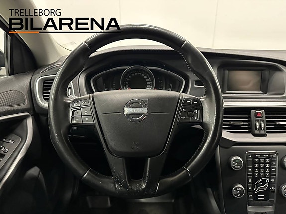 Volvo V40 Cross Country 17 of 23