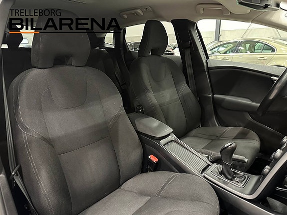 Volvo V40 Cross Country 15 of 23