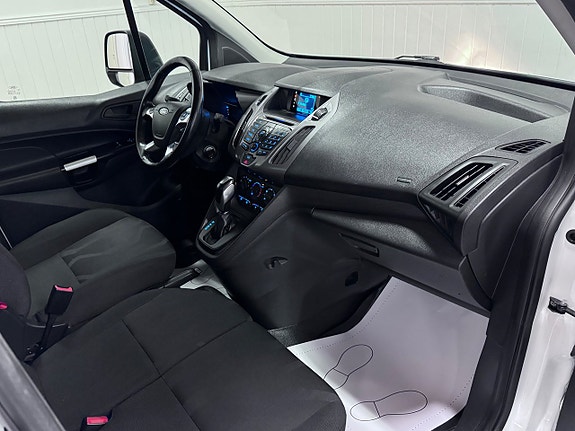 Ford Transit Connect 13 of 22