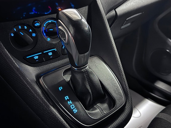 Ford Transit Connect 18 of 22