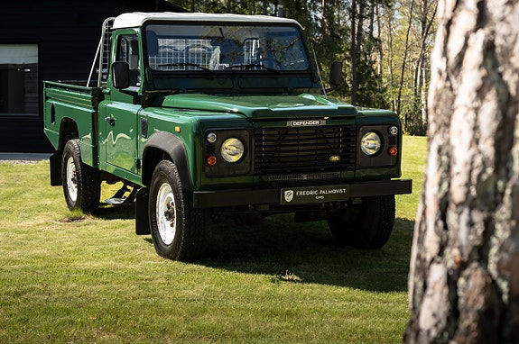 Land Rover Defender 110 4 of 5
