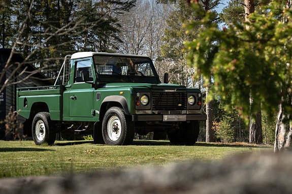 Land Rover Defender 110