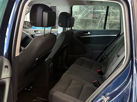 Volkswagen Tiguan 10 of 17