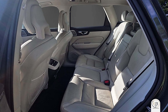 Volvo XC60 8 of 21