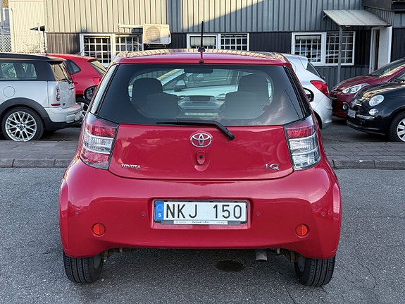 Toyota IQ 10 of 11