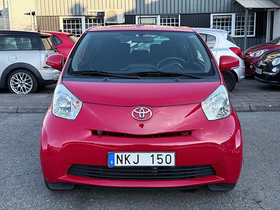 Toyota IQ 4 of 5