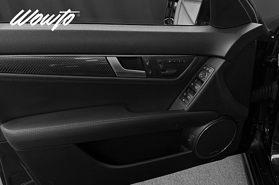 Mercedes-Benz C63 15 of 24