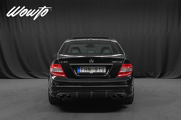 Mercedes-Benz C63 6 of 24