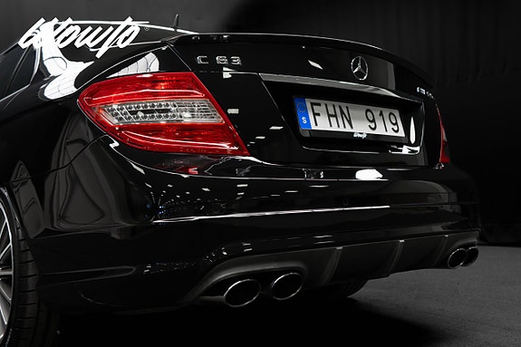 Mercedes-Benz C63 21 of 24