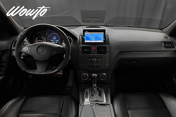 Mercedes-Benz C63 9 of 24