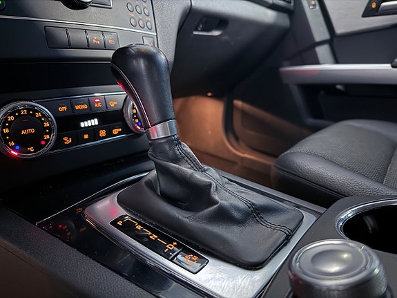 Mercedes-Benz GLK220 18 of 18