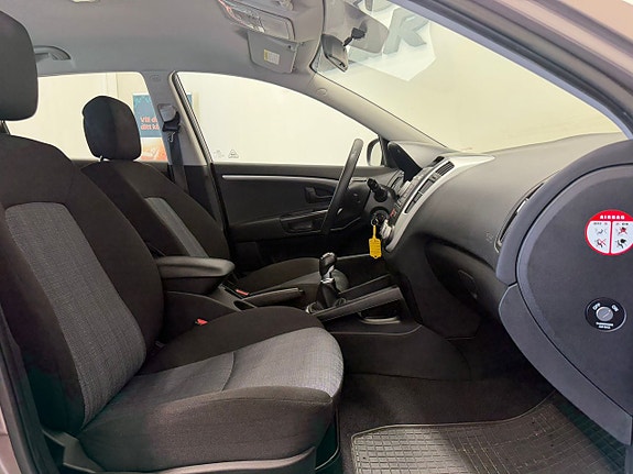 Kia Ceed 15 of 16