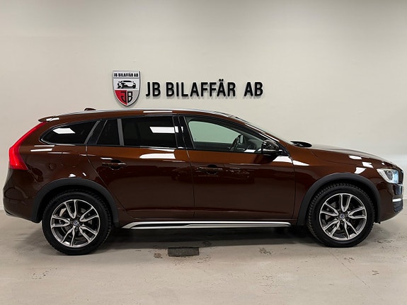 Volvo V60 Cross Country 8 of 27
