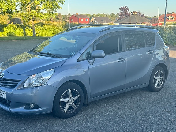 Toyota Verso 2 of 5