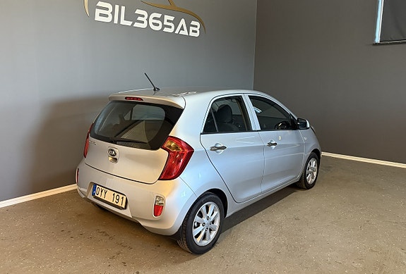 Kia Picanto 9 of 16
