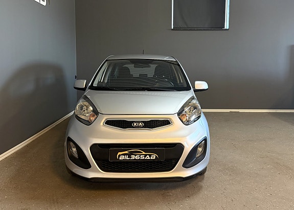 Kia Picanto 7 of 16