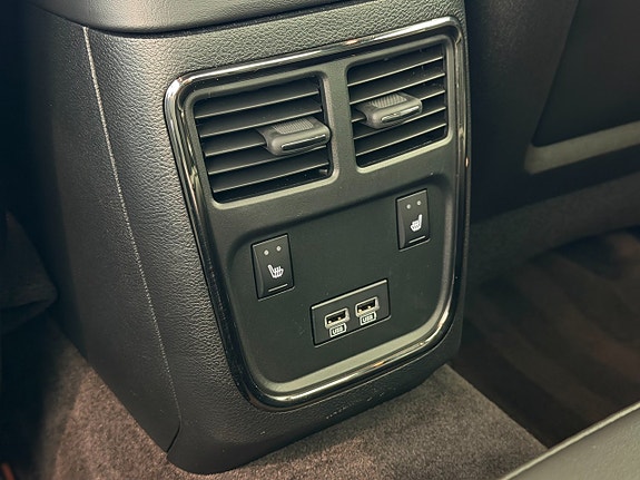 Dodge Charger 14 of 24