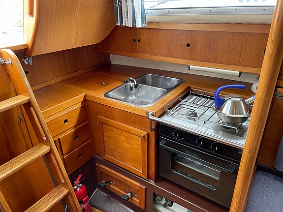 Athena 34, nr 38 1983, ny motor 2004, HÖSTPRIS 5 of 30