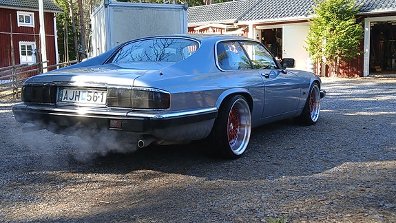 Jaguar XJS 8 of 13