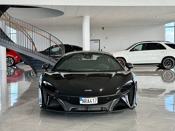 McLaren Artura 3 of 5