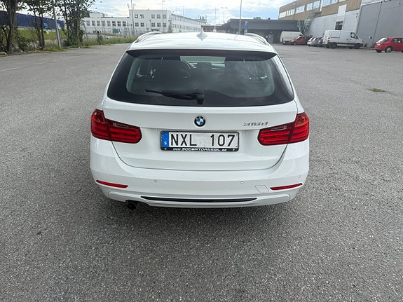 BMW 318d 8 of 13
