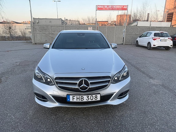 Mercedes-Benz E200 2 of 5