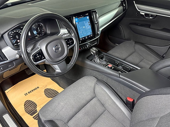 Volvo V90 10 of 21