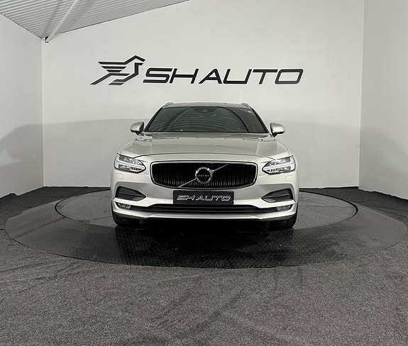 Volvo V90 2 of 21