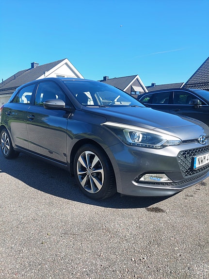 Hyundai i20 3 of 5