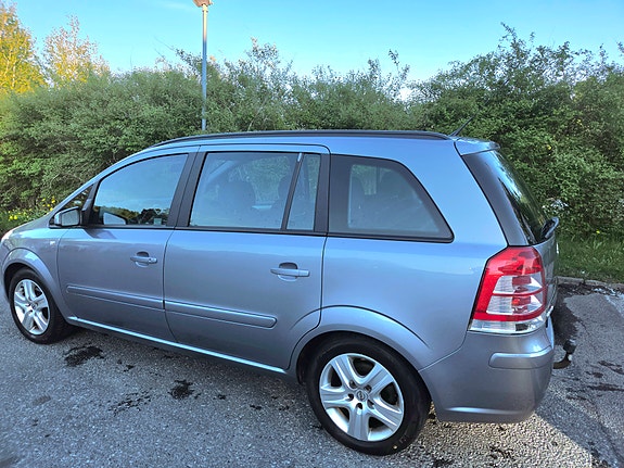 Opel Zafira 4 of 5